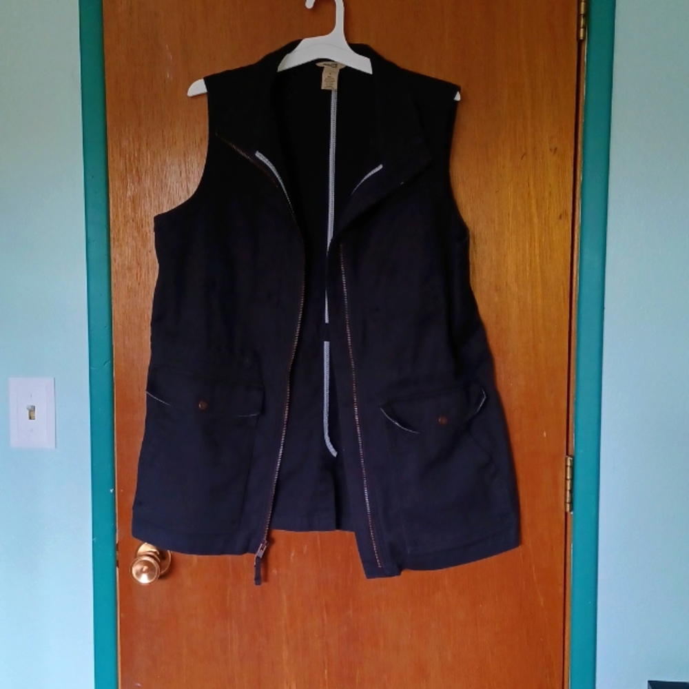 Duluth trading Co vest